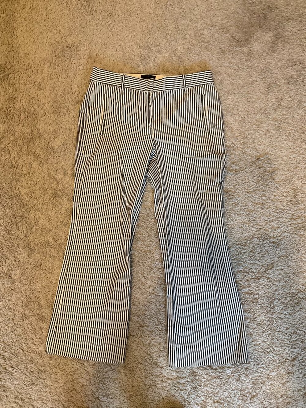 j.crew teddie flare seersucker crop striped cotton pants. SIZE: 4.